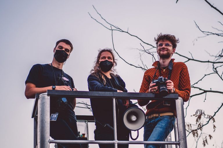 Assistenz_Crew_auf_Hebebühne