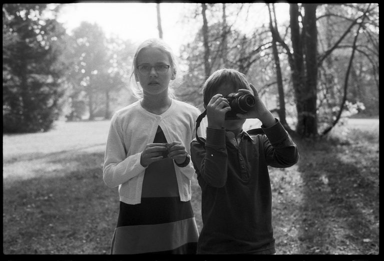 Portrait_Kinder_Wald_analog