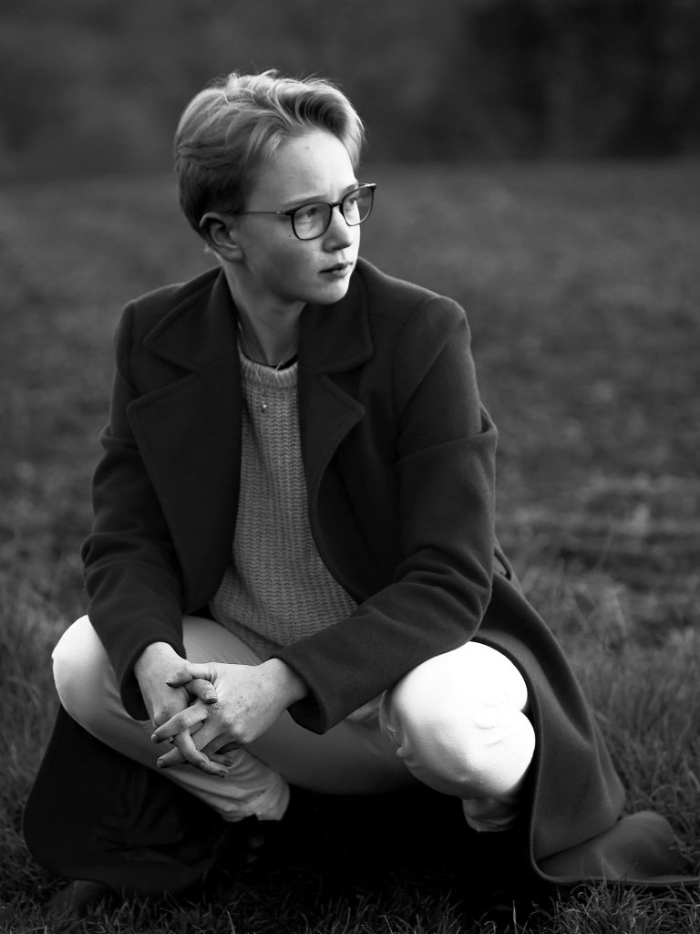 Portrait; schwazweiß; black and white; outdoor; Leonberg