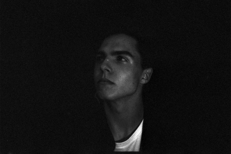 Portrait_dunkel_low_key_analog