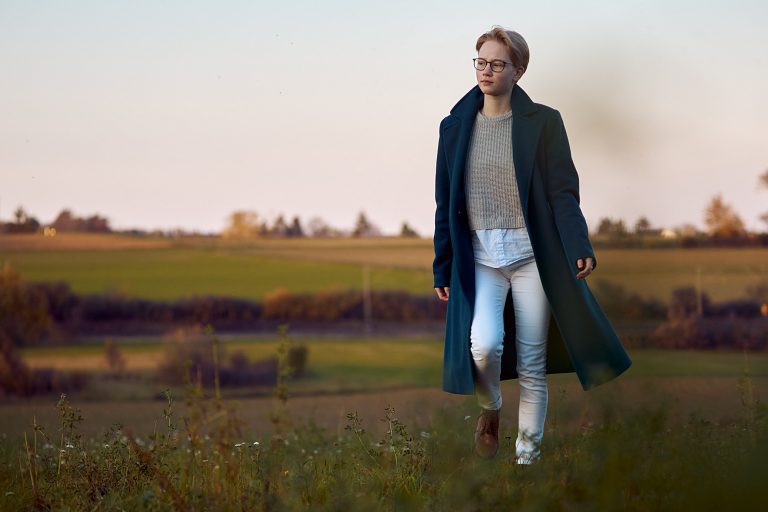 Portrait_outdoor_Herbst_Mantel_3